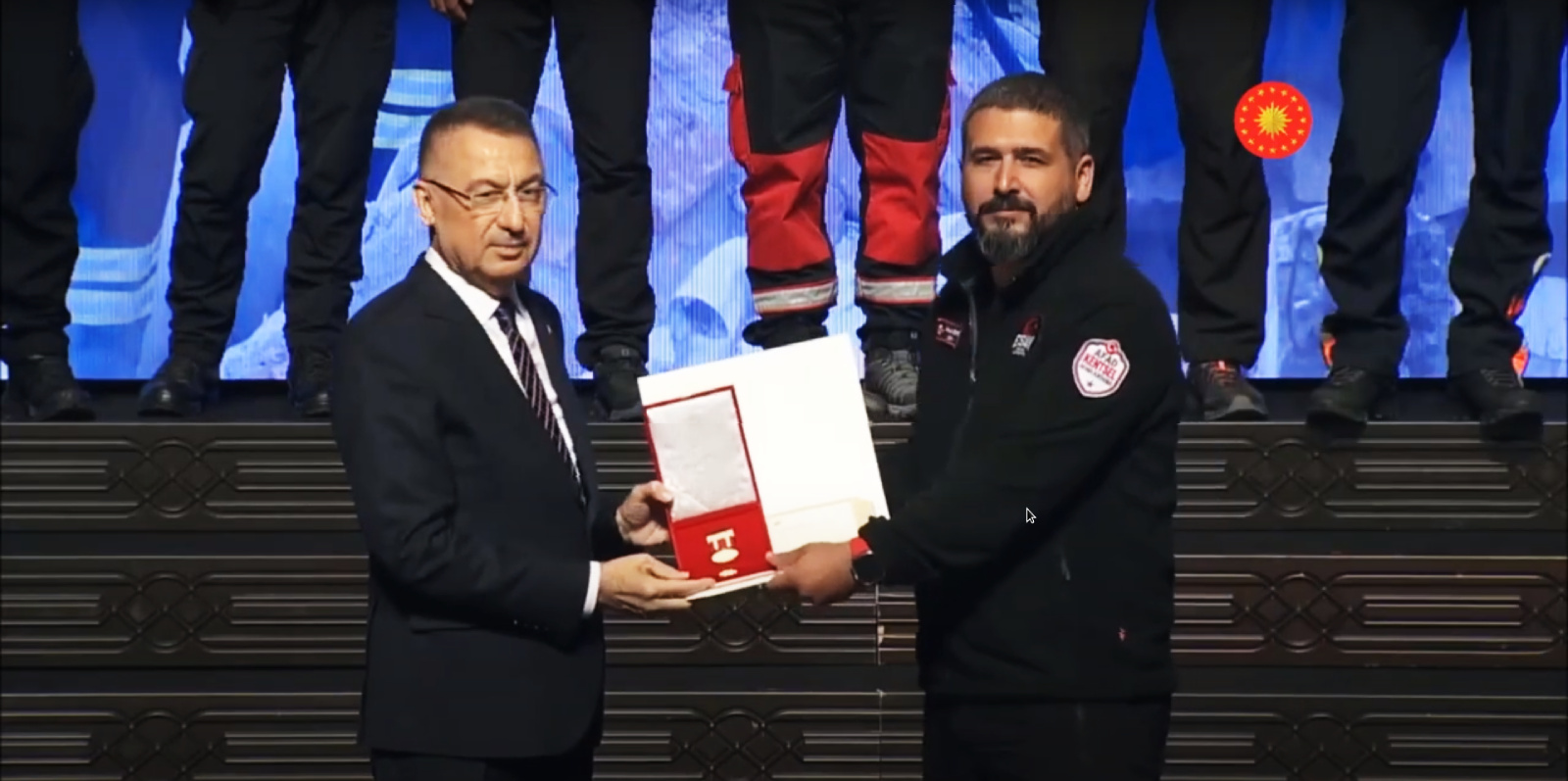 ESAY birimimize Üstün Fedakarlık Madalyası ve Nişanı ESAY birimimize Üstün Fedakarlık Madalyası ve Nişanı
