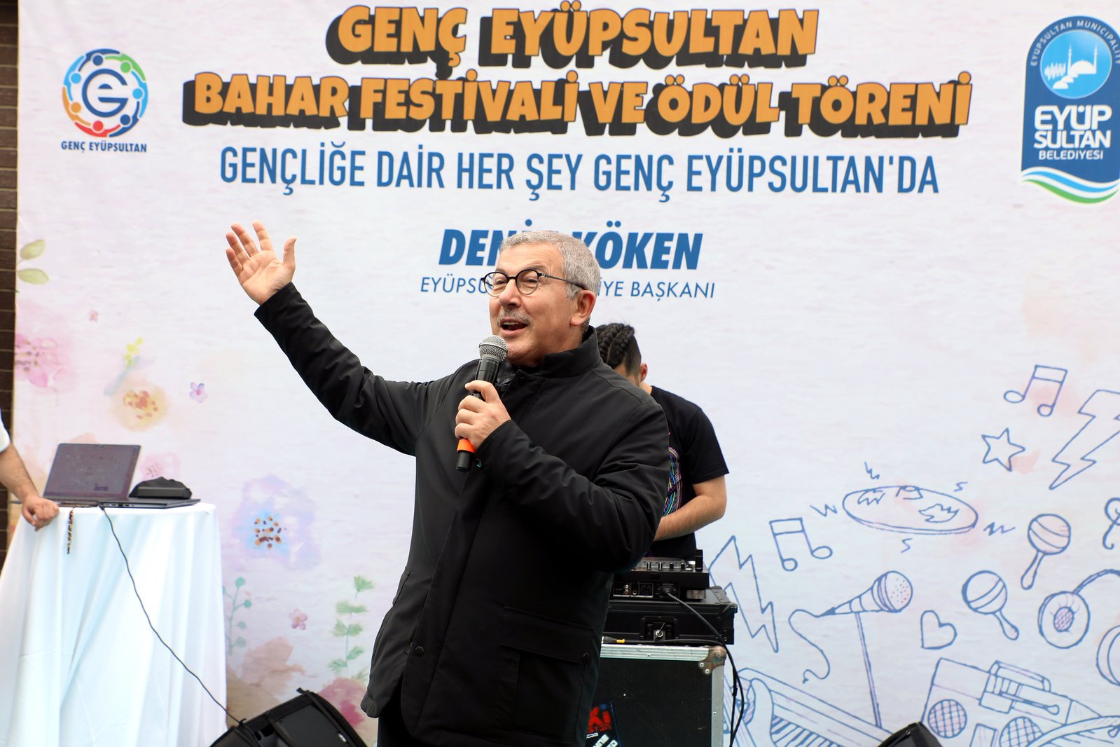Genç Eyüpsultanlılar festivalde buluştu Genç Eyüpsultanlılar festivalde buluştu