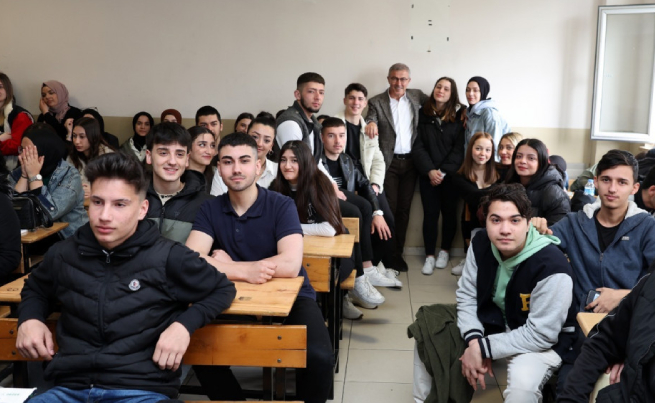 Lise son sınıflara 2.dönem eğitim desteklerini verdik Lise son sınıflara 2.dönem eğitim desteklerini verdik