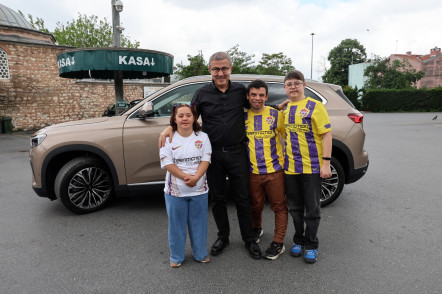 Eyüpsultanlı özel çocuklarla Togg turu Eyüpsultanlı özel çocuklarla Togg turu