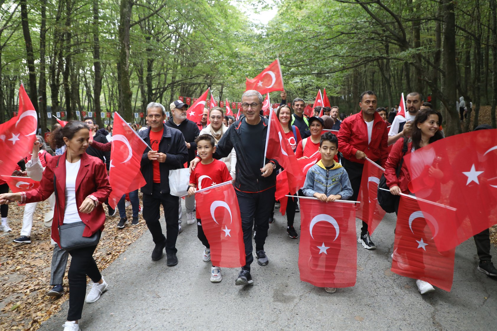 Cumhuriyet'in 100. yılında gençlik yürüyüşü Cumhuriyet'in 100. yılında gençlik yürüyüşü