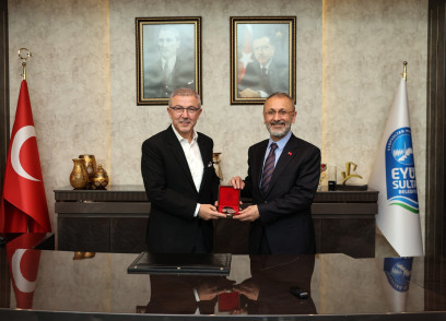 Eyüpsultan Belediye Başkanı Dr. Mithat Bülent Özmen görevine başladı Eyüpsultan Belediye Başkanı Dr. Mithat Bülent Özmen görevine başladı