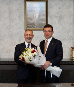 İBB Başkanı Ekrem İmamoğlu'ndan Eyüpsultan Belediyesi'ne ziyaret İBB Başkanı Ekrem İmamoğlu'ndan Eyüpsultan Belediyesi'ne ziyaret