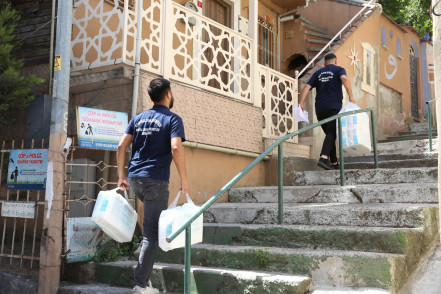 Yaşlı ve yatalak hastalara hasta bezi yardımı Yaşlı ve yatalak hastalara hasta bezi yardımı