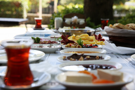 Kurt Kemeri Sosyal Tesisleri'nde kahvaltı keyfi Kurt Kemeri Sosyal Tesisleri'nde kahvaltı keyfi