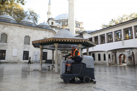 Camilerimiz sizler için temizleniyor Camilerimiz sizler için temizleniyor