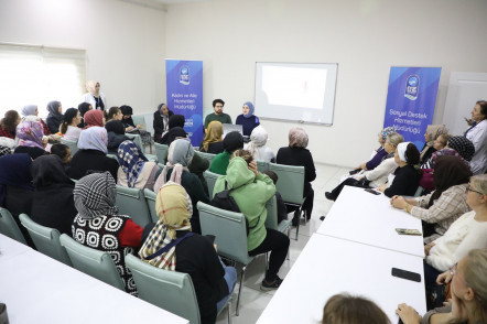 Eyüpsultanlı kadınlara antibiyotik kullanımı semineri Eyüpsultanlı kadınlara antibiyotik kullanımı semineri