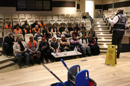 İBB İştirak Şirketi Boğaziçi Yönetim AŞ'den Eyüpsultan Belediyesi temizlik personeline eğitim İBB İştirak Şirketi Boğaziçi Yönetim AŞ'den Eyüpsultan Belediyesi temizlik personeline eğitim
