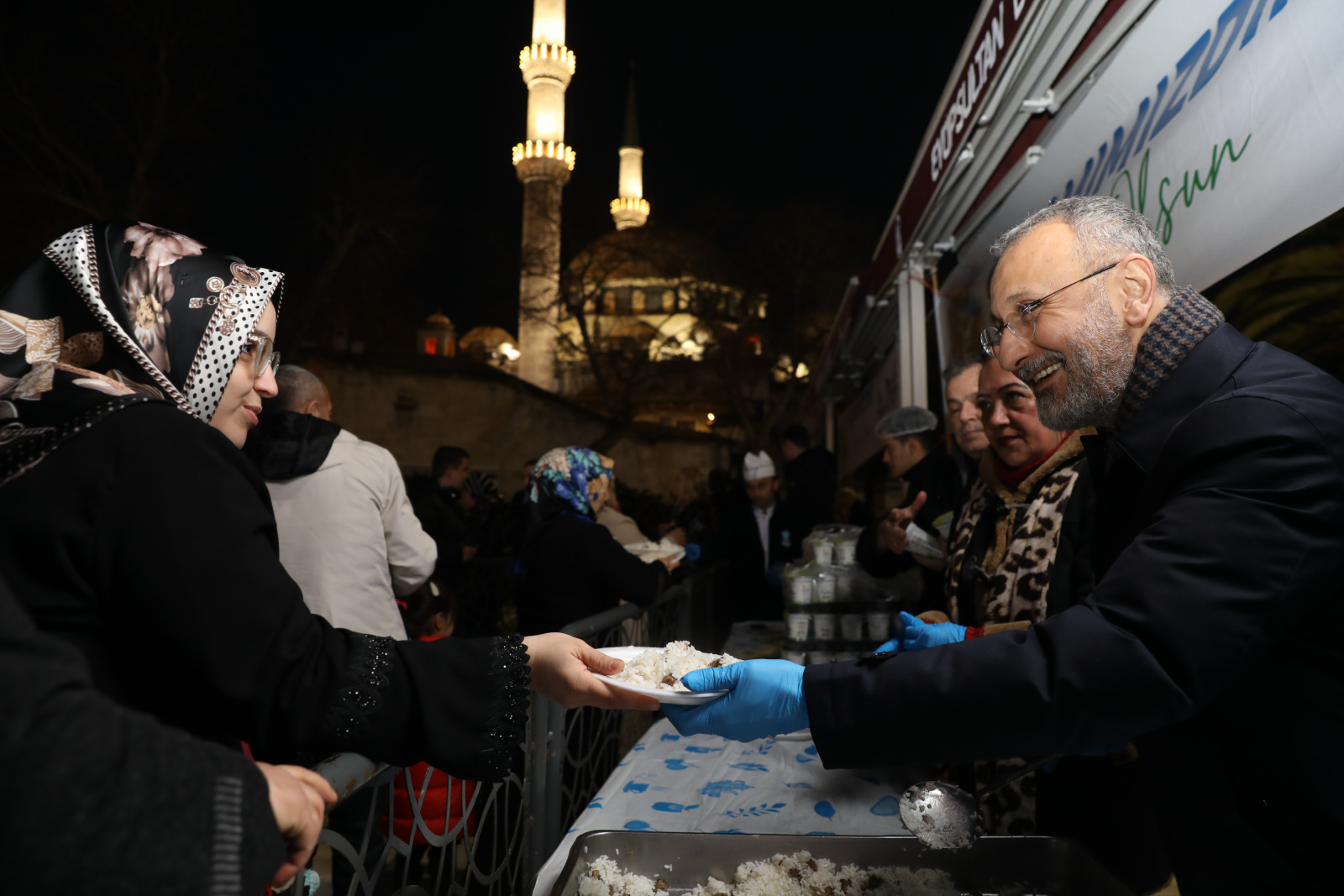 Eyüpsultan, Miraç Kandili'nde müminlerle doldu taştı Eyüpsultan, Miraç Kandili'nde müminlerle doldu taştı