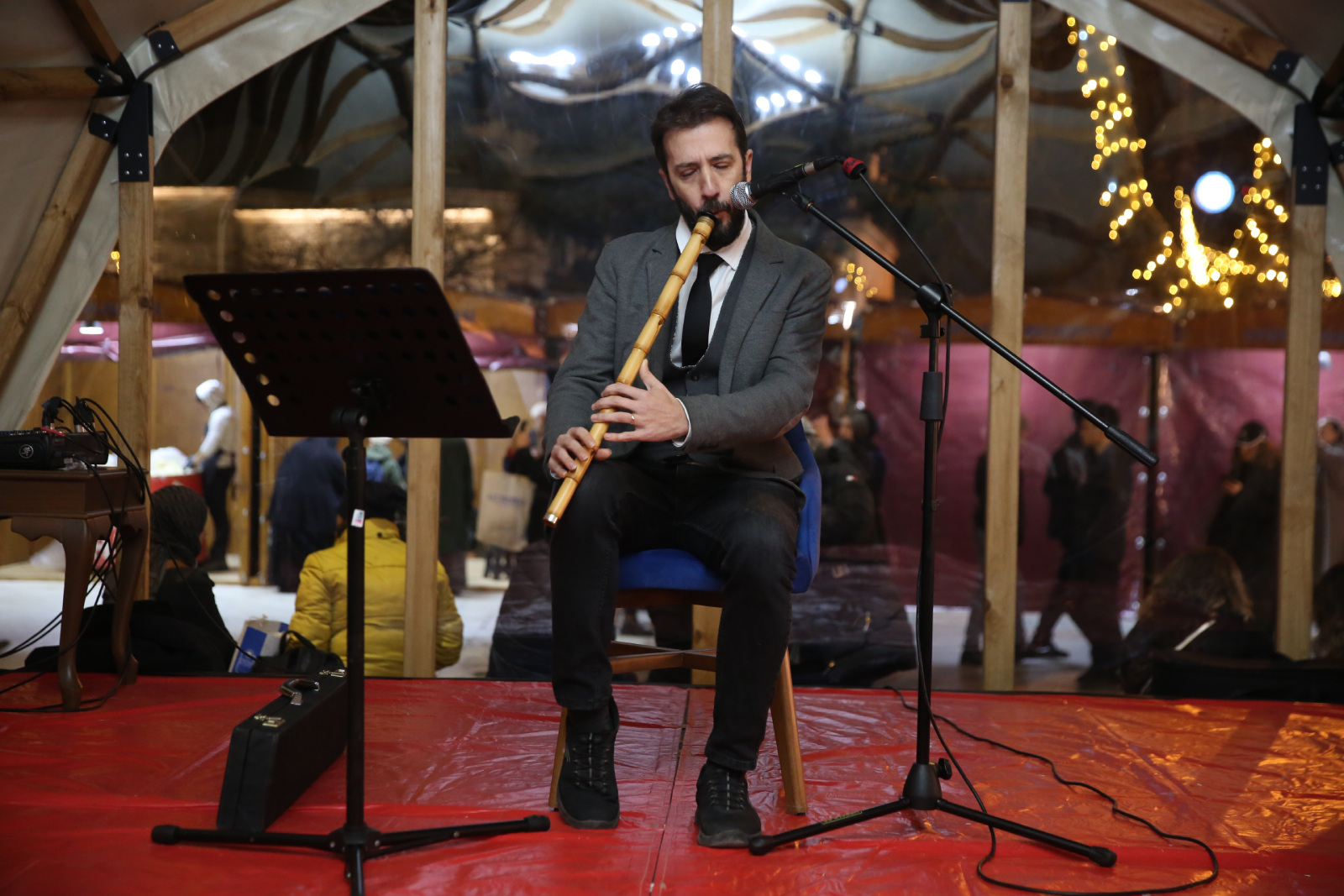 Neyzen Emre Işık'tan müzik ziyafeti Neyzen Emre Işık'tan müzik ziyafeti