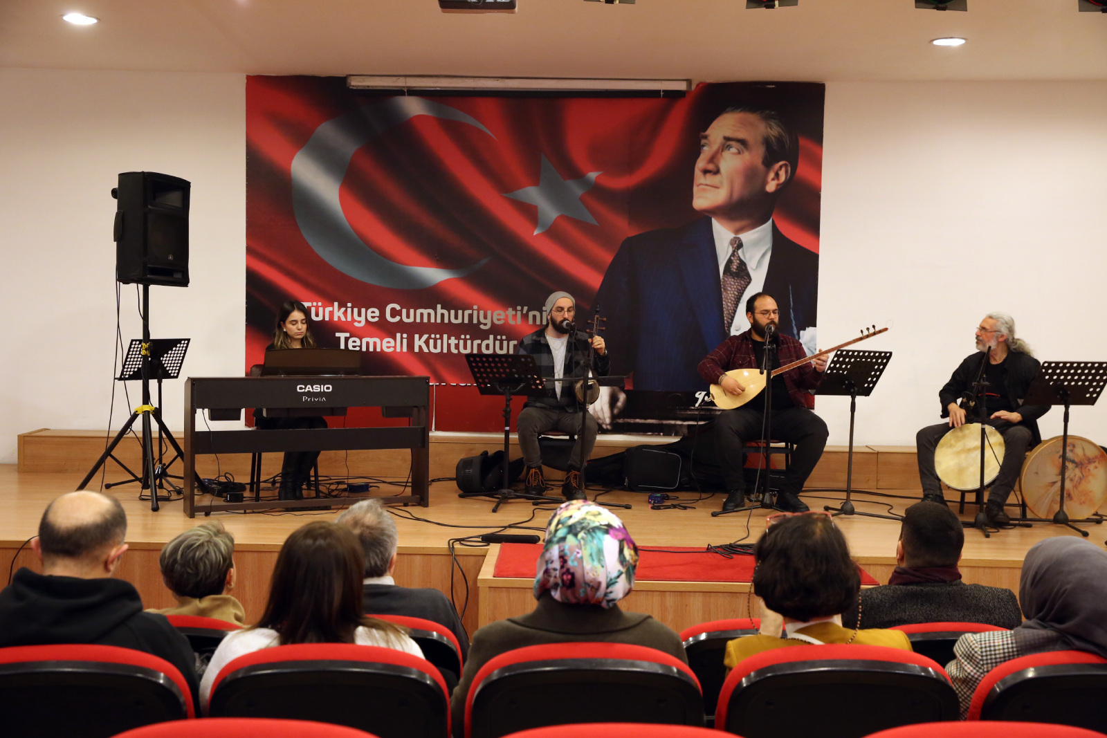 Eyüpsultan'ın dört bir yanında Ramazan'a özel müzik dinletileri Eyüpsultan'ın dört bir yanında Ramazan'a özel müzik dinletileri