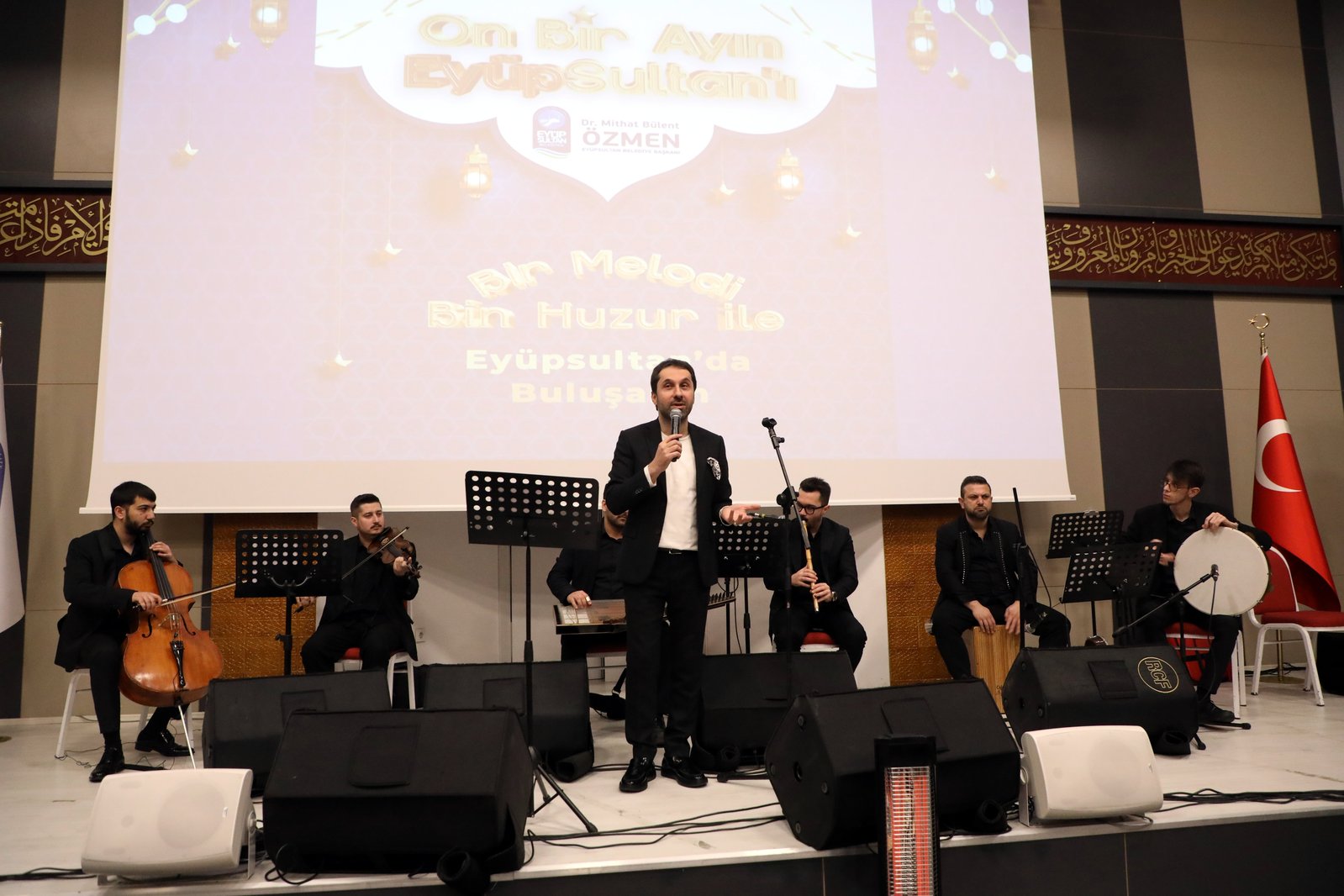 Feyzullah Çelebi'den Türk Tasavvuf Musikisi konseri Feyzullah Çelebi'den Türk Tasavvuf Musikisi konseri
