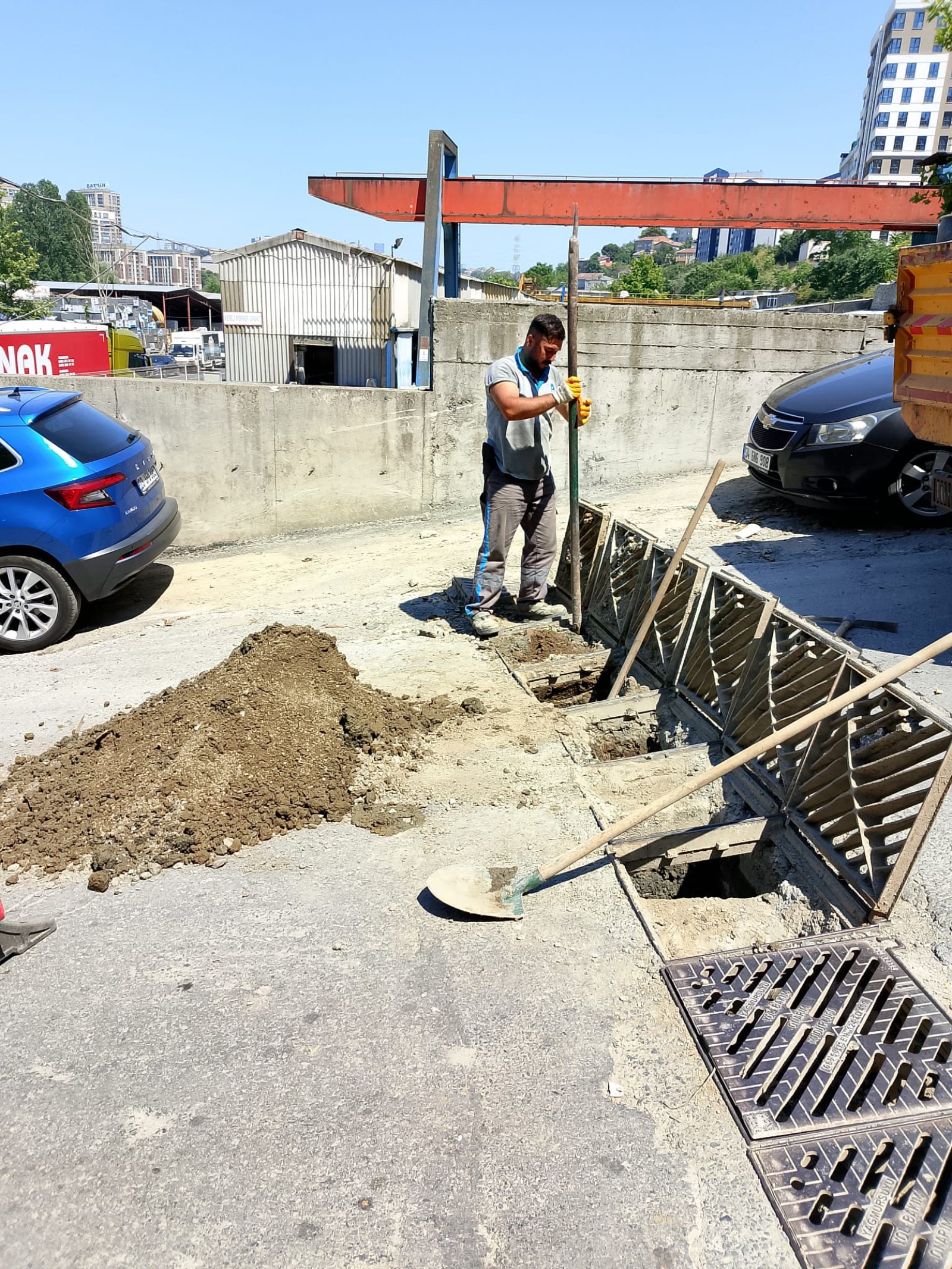 Eyüpsultan'da yaz mesaisi başladı: Altyapı ve üstyapıda yoğun seferberlik Eyüpsultan'da yaz mesaisi başladı: Altyapı ve üstyapıda yoğun seferberlik