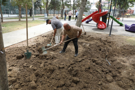 Parklarda çalışmalar devam ediyor Parklarda çalışmalar devam ediyor