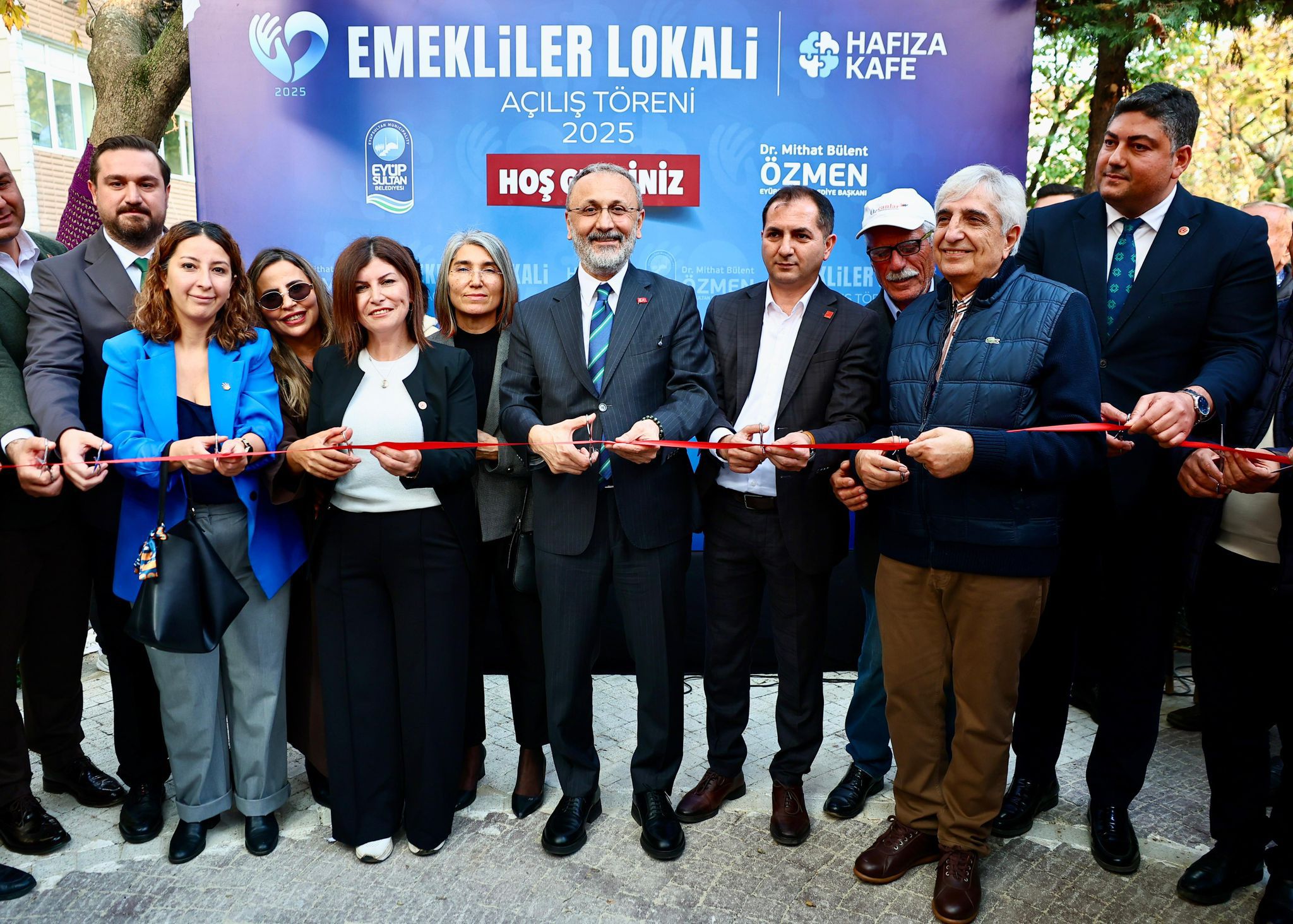 Emekliler Lokali Hafıza Kafe açıldı Emekliler Lokali Hafıza Kafe açıldı