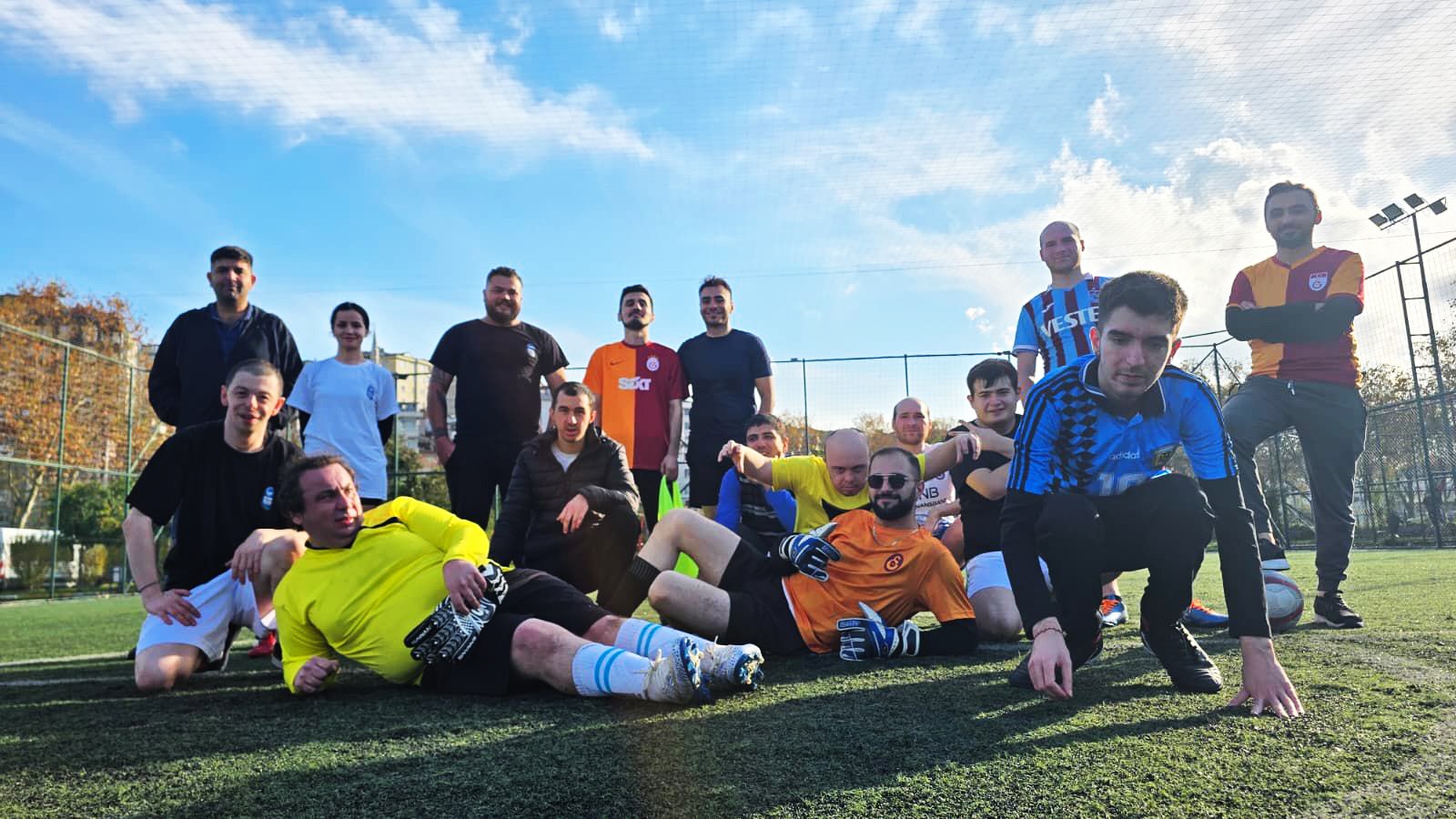 Engelsiz Yaşam Merkezi Öğrencileri Öğretmenleriyle 24 Kasım'a Özel Maçta Buluştu