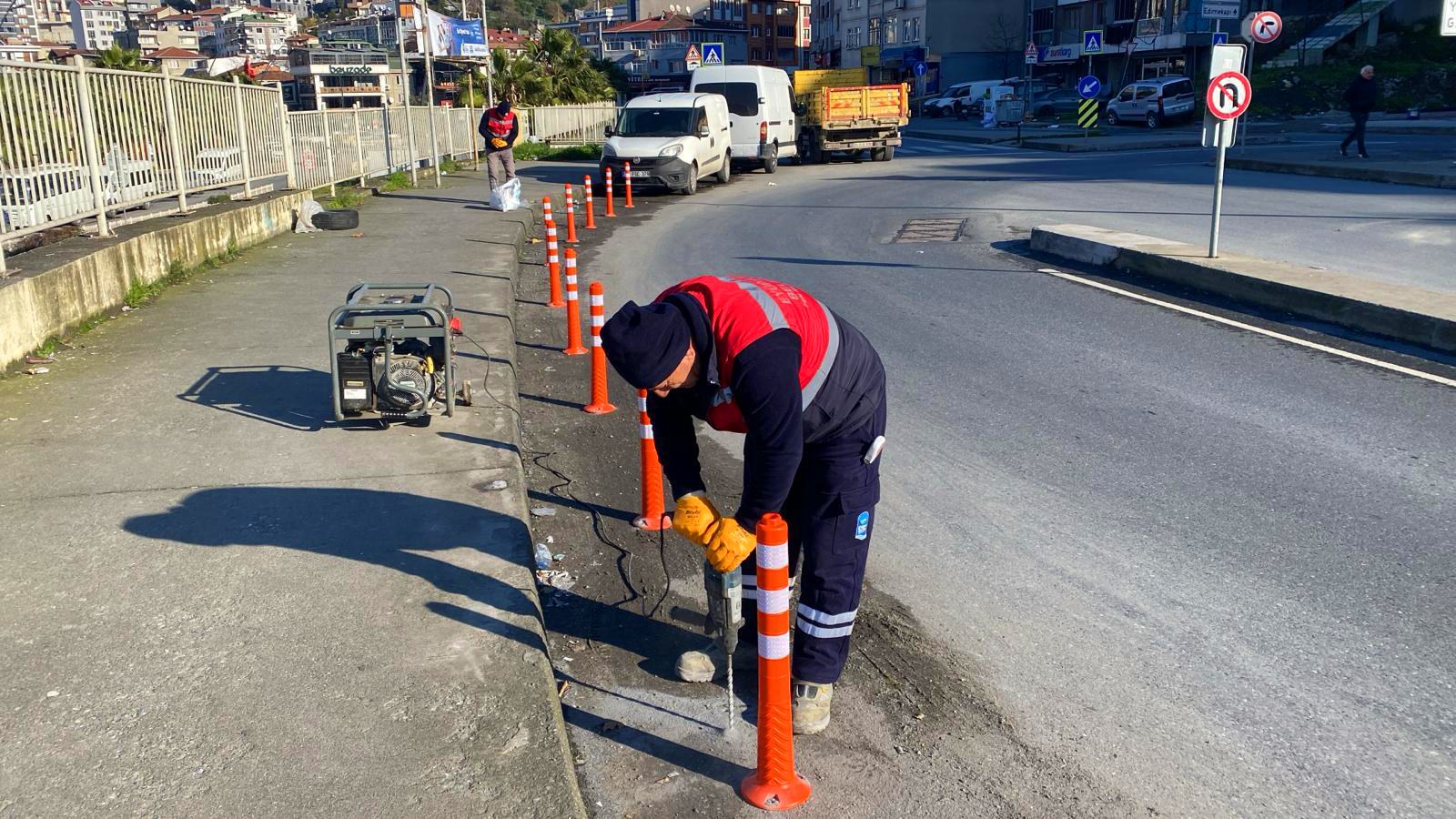 Fen İşleri Ekipleri, kış şartlarına rağmen Eyüpsultan'ın dört bir yanında sahadaydı