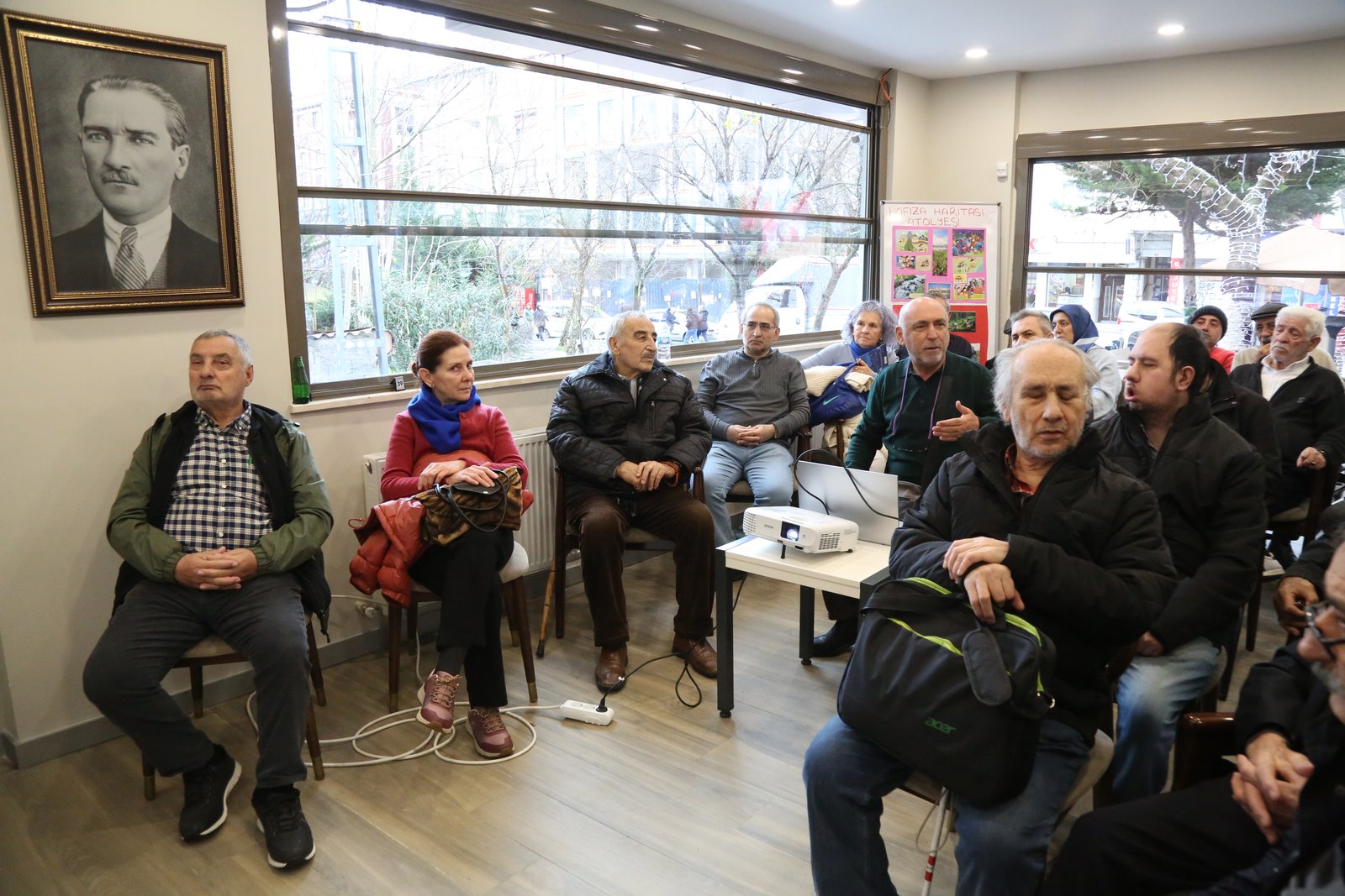 Emekliler Lokali'nde Bir Gezginin Notları: Roma Söyleşisi Emekliler Lokali'nde Bir Gezginin Notları: Roma Söyleşisi