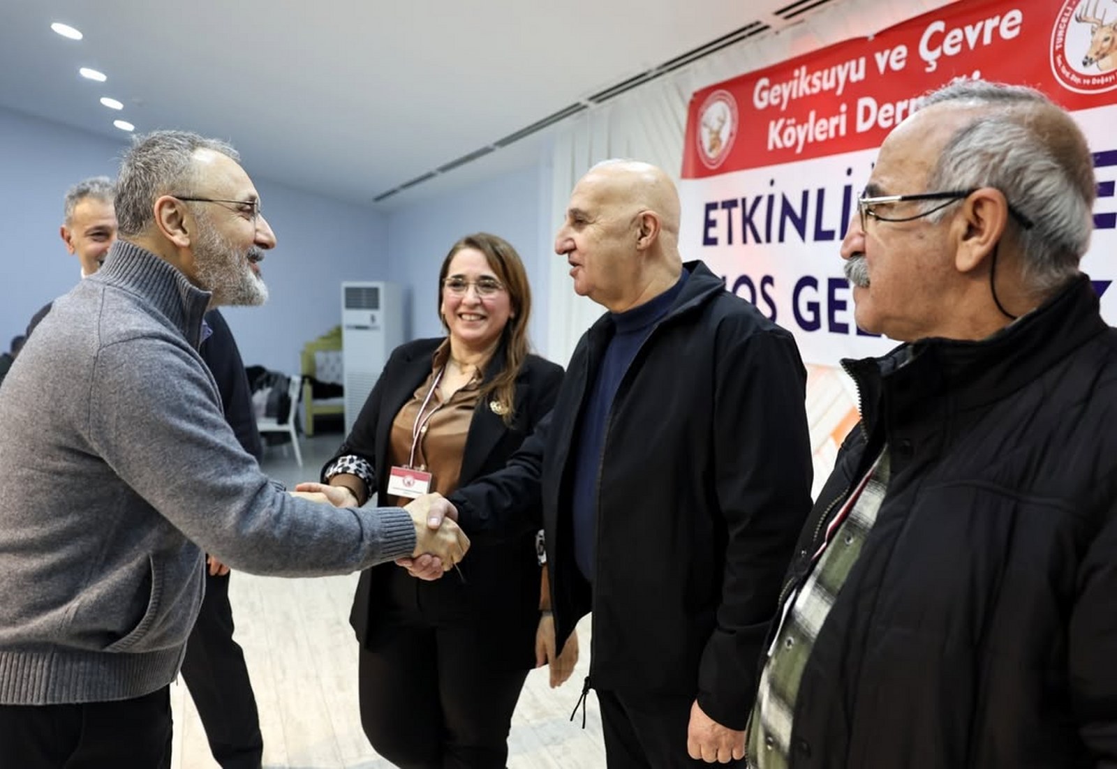 Başkan Özmen, Tunceli Geyiksuyu ve Çevre Köyleri Derneği ile bir araya geldi Başkan Özmen, Tunceli Geyiksuyu ve Çevre Köyleri Derneği ile bir araya geldi
