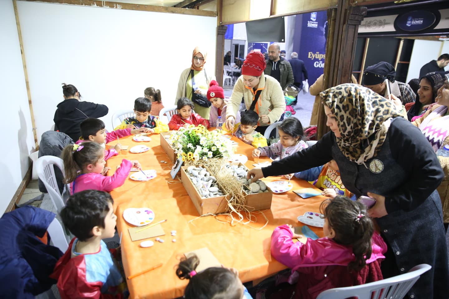 Eyüpsultan'da çocuklar Ramazan'ın güzelliklerini sanatla yaşıyor
