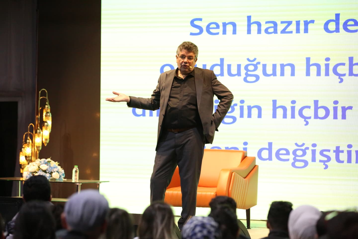 Alişan Kapaklıkaya'yla Eyüpsultan'da “Mutlu Aile, Mutlu Çocuk” söyleşisi Alişan Kapaklıkaya'yla Eyüpsultan'da “Mutlu Aile, Mutlu Çocuk” söyleşisi