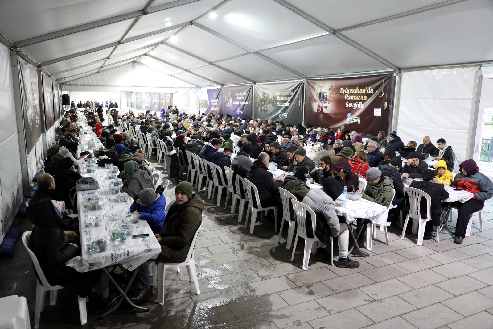 Eyüpsultan'da Ramazan coşkusu devam ediyor Eyüpsultan'da Ramazan coşkusu devam ediyor