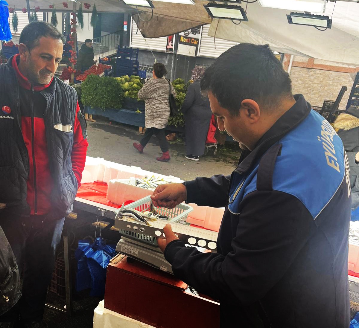 Eyüpsultan'da pazarlarda balık denetimi