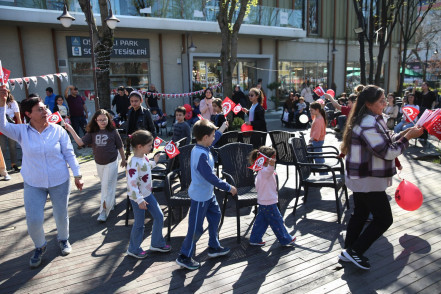Osmanlı Park Sosyal Tesisi'nde 23 Nisan coşkusu