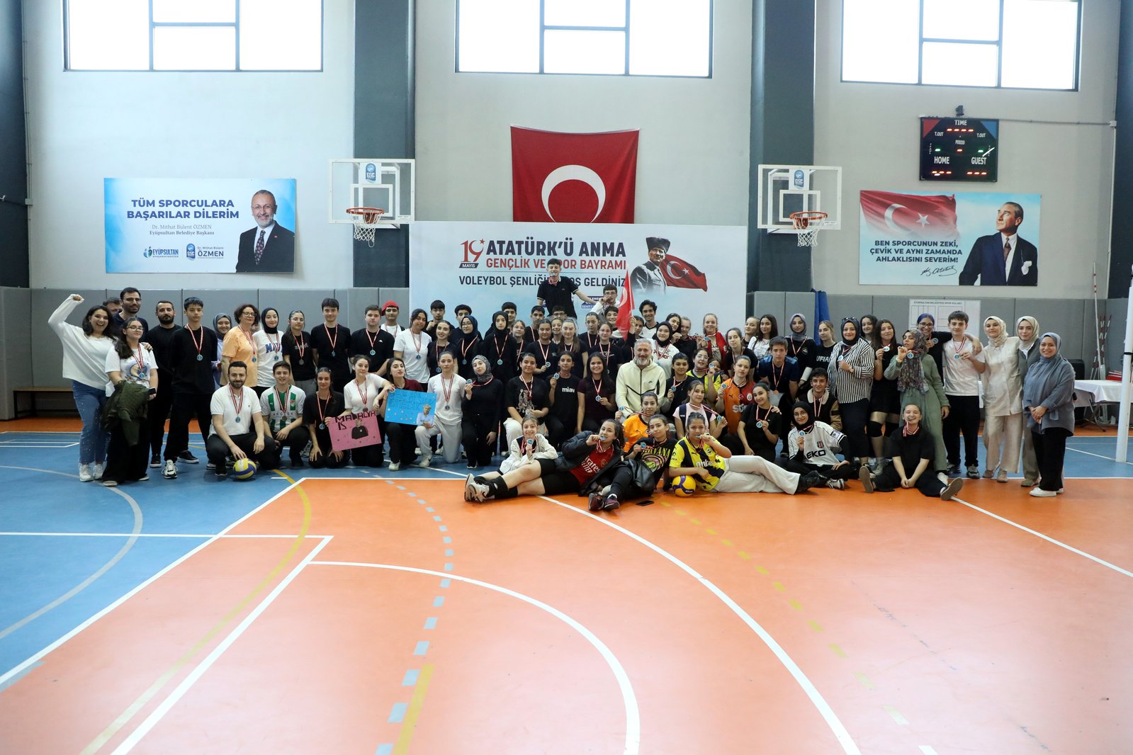 19 Mayıs'a özel “Voleybol Şenliği” 19 Mayıs'a özel “Voleybol Şenliği”
