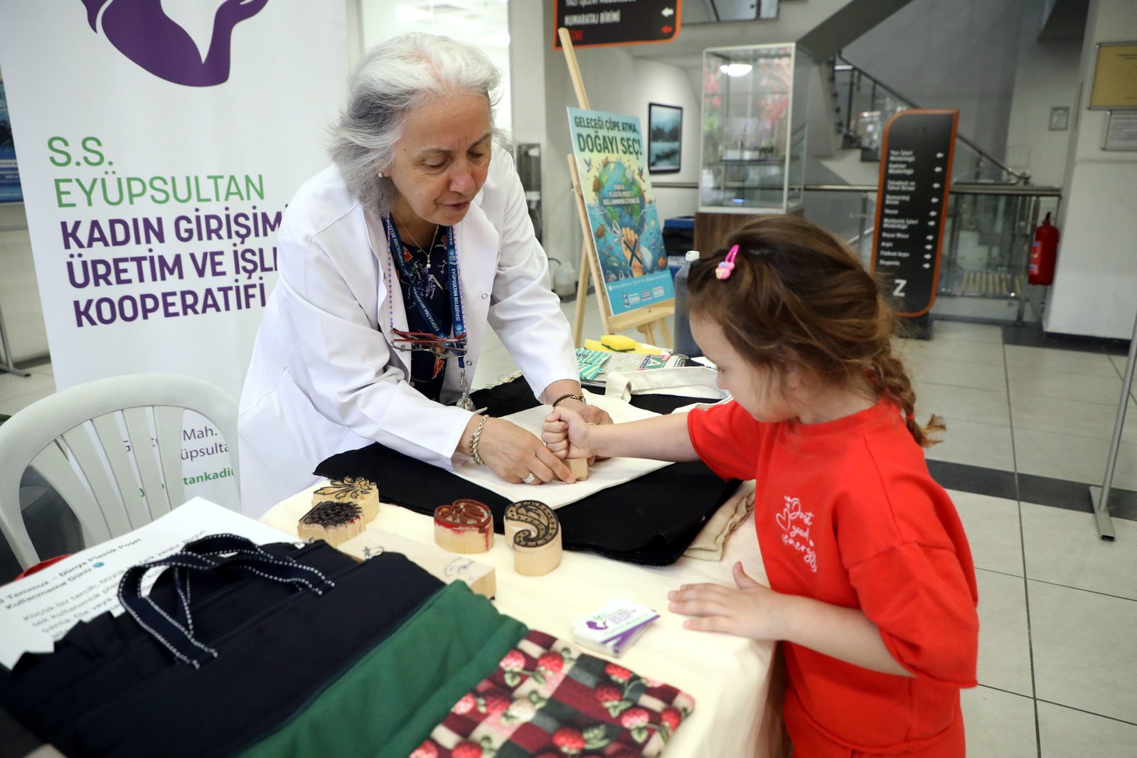 Plastik Çöp Poşeti Kullanmama Günü'ne özel etkinlik Plastik Çöp Poşeti Kullanmama Günü'ne özel etkinlik