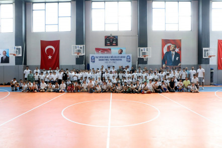 Eyüpsultanlı gençler potada galibiyet için mücadele etti