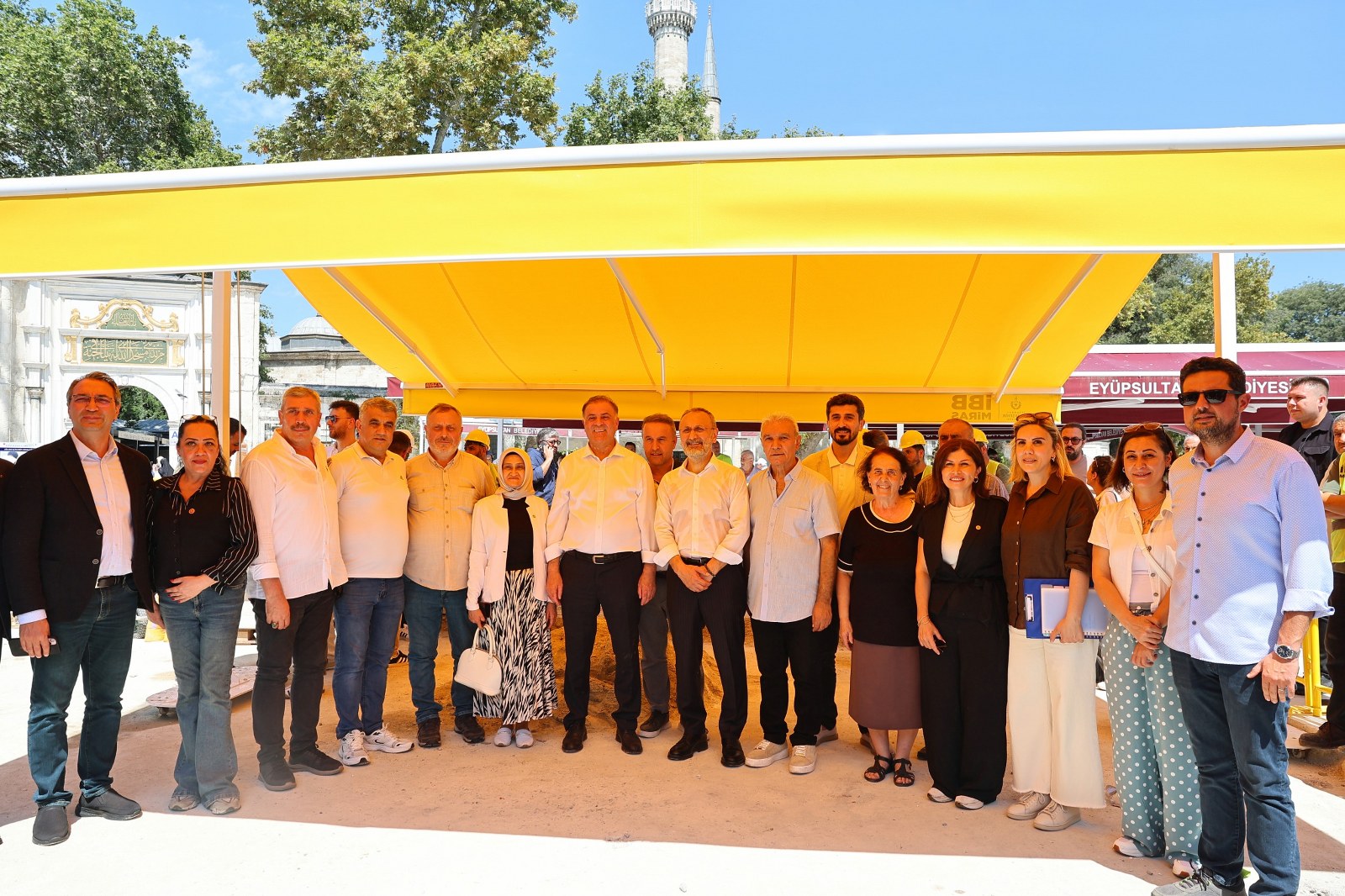 Eyüpsultan Meydanı yeni çehresine kavuşuyor Eyüpsultan Meydanı yeni çehresine kavuşuyor