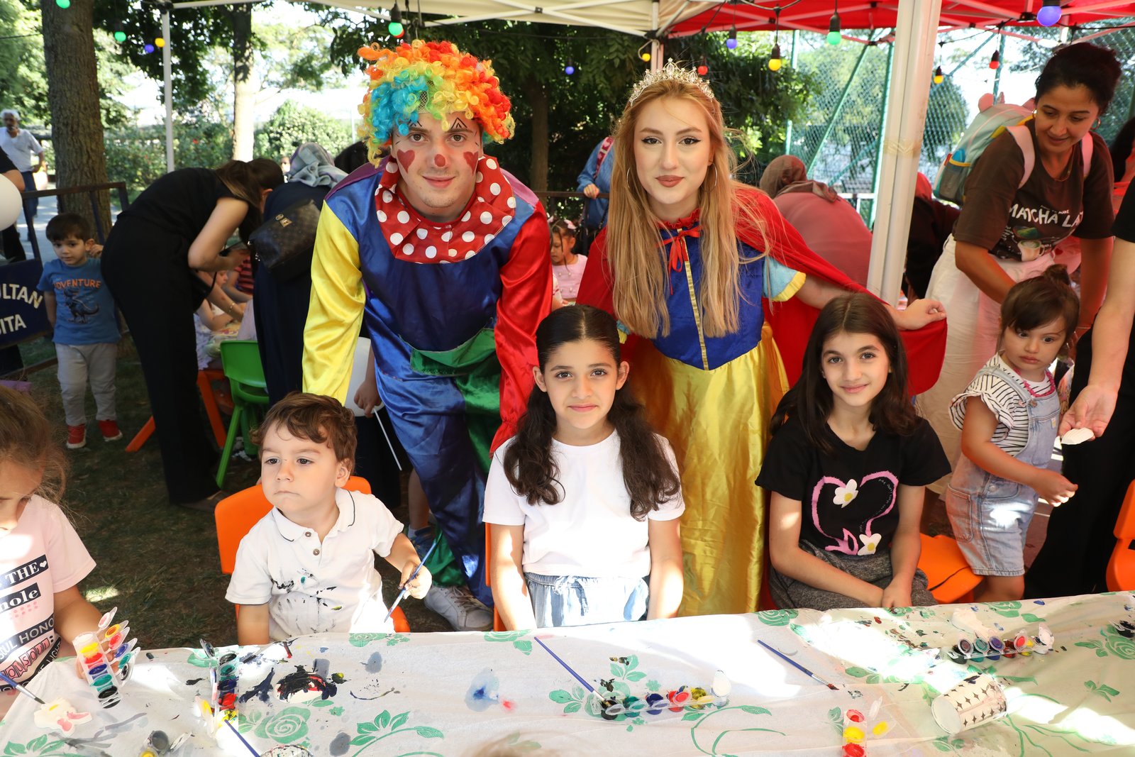 Şenlikler Emniyettepe Parkı'nda devam etti Şenlikler Emniyettepe Parkı'nda devam etti
