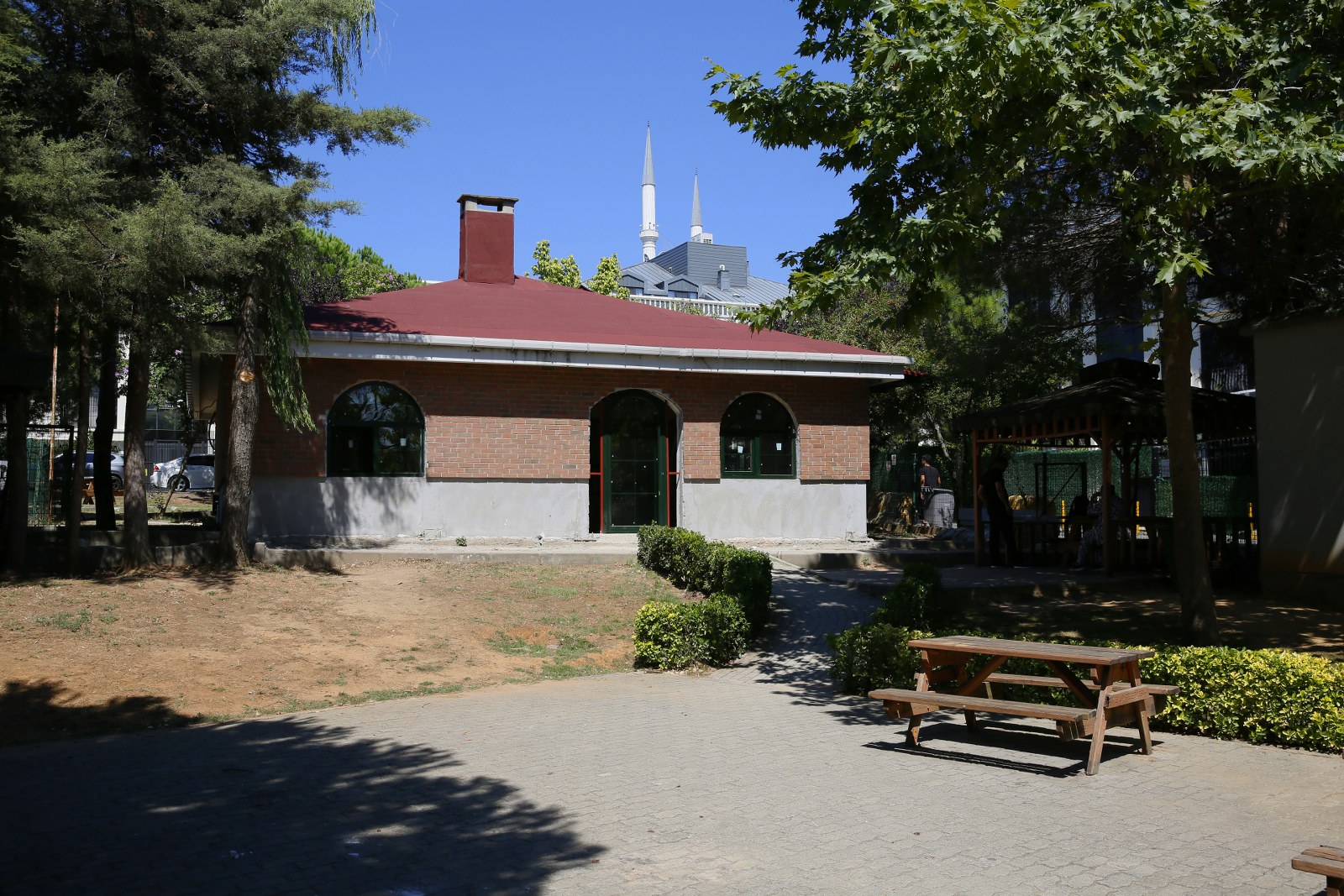 Başkan Özmen'den Kemerbugaz'a yeni yaşam alanı: Sosyal Kafe