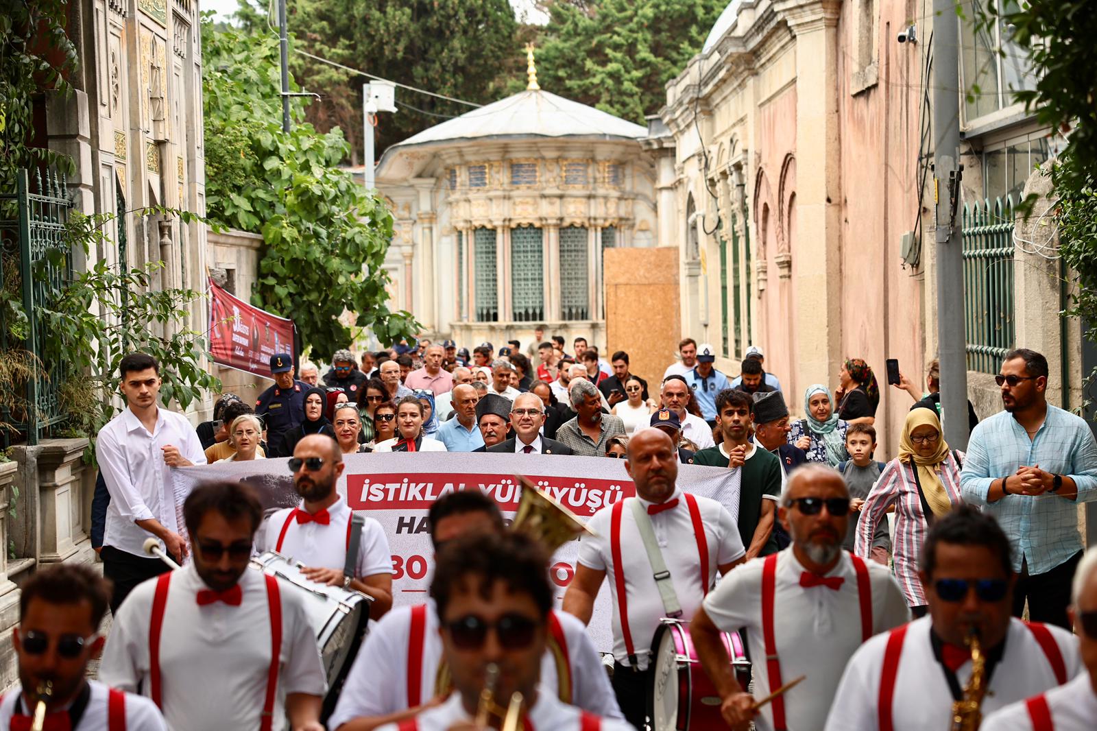 ​​​​​​​Eyüpsultan'da 30 Ağustos'a özel anlamlı İstiklal Yürüyüşü