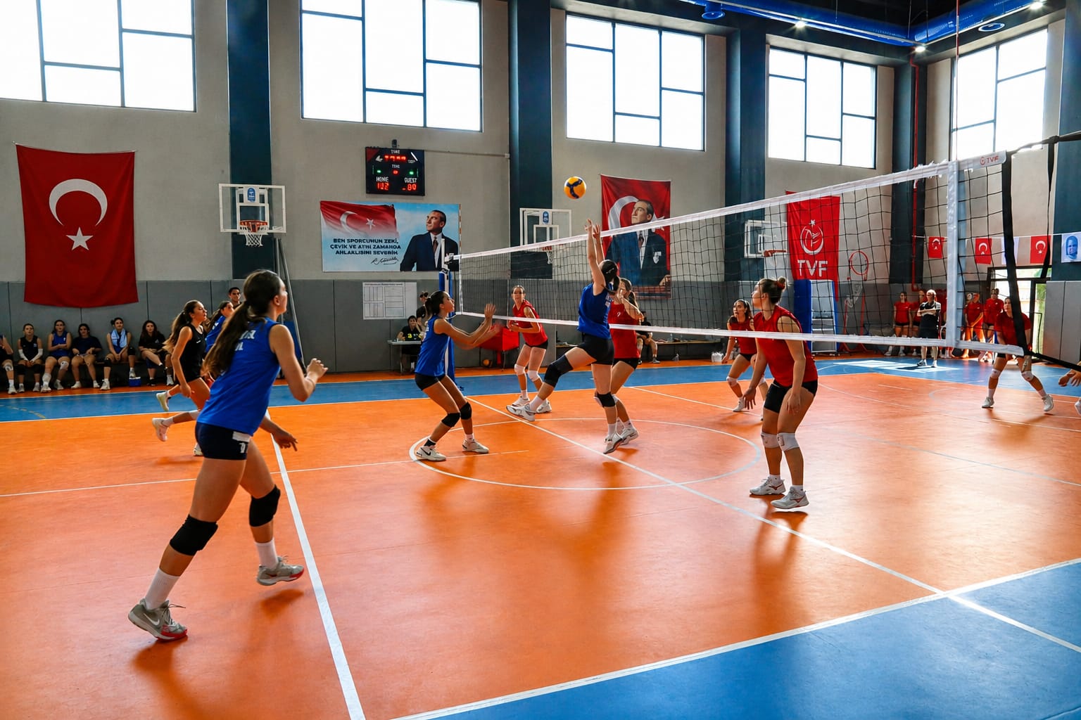 30 Ağustos'un zafer ruhu voleybol sahasına taşındı 30 Ağustos'un zafer ruhu voleybol sahasına taşındı