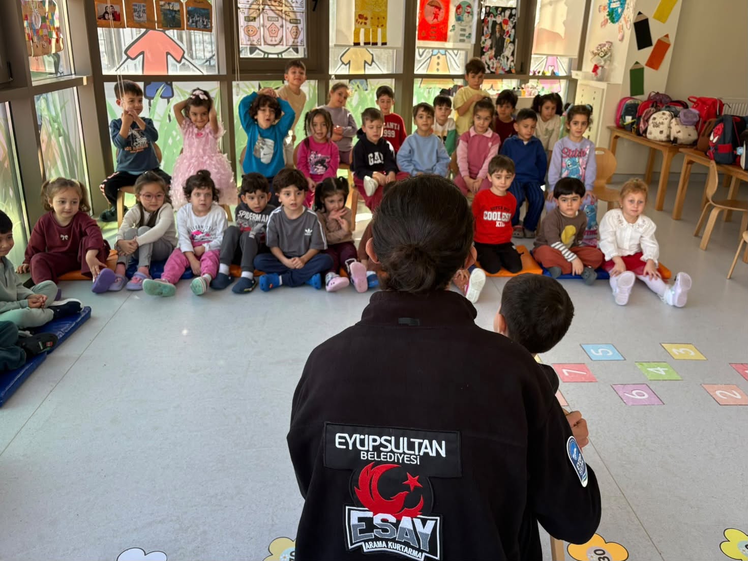 ESAY'dan Çocuklara Afet Farkındalık Eğitimi ESAY'dan Çocuklara Afet Farkındalık Eğitimi