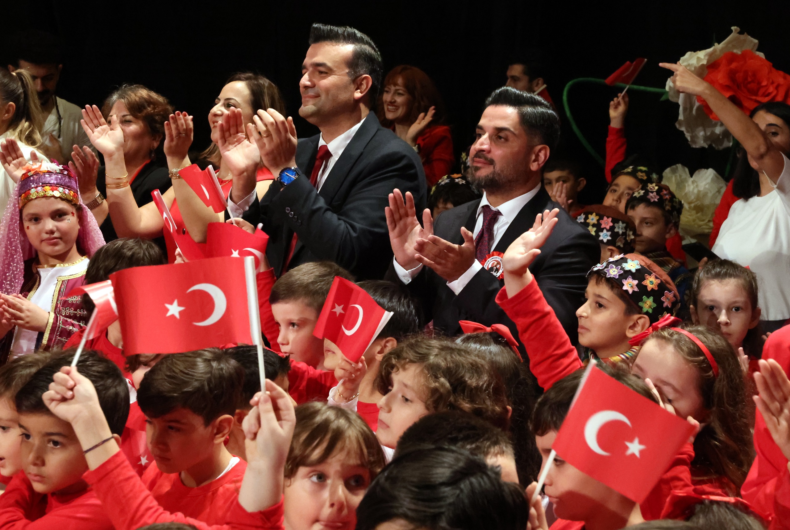 Öğrencilerden Cumhuriyet Bayramı'na Unutulmaz Gösteriler Öğrencilerden Cumhuriyet Bayramı'na Unutulmaz Gösteriler