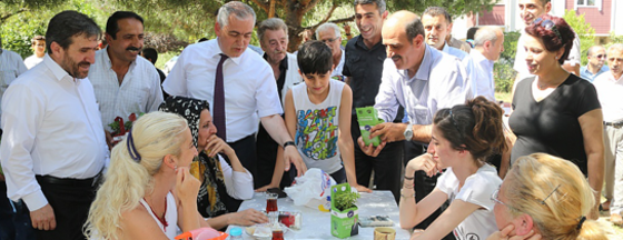 Yeşilpınar ve Karadolap'ta Fesleğen Dağıtımı… Yeşilpınar ve Karadolap'ta Fesleğen Dağıtımı…
