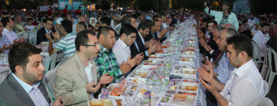 “Hoşgeldin, güzel niyetler getirdin Ey Ramazan!” “Hoşgeldin, güzel niyetler getirdin Ey Ramazan!”