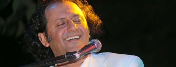 Yücel Arzen'den Ramililere Konser Yücel Arzen'den Ramililere Konser