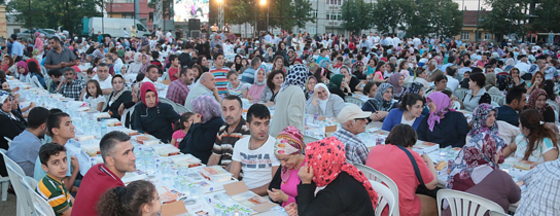 Çırçır'da Fesleğen Dağıtımı ve Açıkhava İftarı... Çırçır'da Fesleğen Dağıtımı ve Açıkhava İftarı...