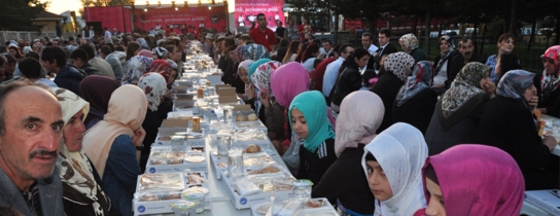 EYÜP SULTAN'DAN SILAYA GÖNÜL KÖPRÜSÜ... Eyüp Belediyesi Kastamonu Seydiler İftarı EYÜP SULTAN'DAN SILAYA GÖNÜL KÖPRÜSÜ... Eyüp Belediyesi Kastamonu Seydiler İftarı