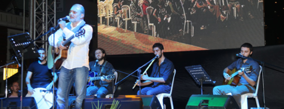Aykut Kuşkaya'dan Alibeyköylülere Müzik Şöleni Aykut Kuşkaya'dan Alibeyköylülere Müzik Şöleni