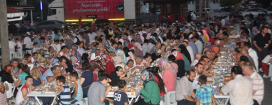 Eyüp Belediyesi Ramazan Bereket Konvoyu Giresun Tirebolu'da... Eyüp Belediyesi Ramazan Bereket Konvoyu Giresun Tirebolu'da...