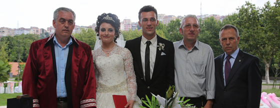 Osmanlı Parkı'nda Kır Düğünü Osmanlı Parkı'nda Kır Düğünü