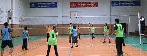 Eyüplü Öğretmenler Spor Turnuvası'nda Ter Döküyor Eyüplü Öğretmenler Spor Turnuvası'nda Ter Döküyor