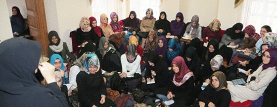 Afife Hatun'da “Taht-ı Kadem Meclisi” Afife Hatun'da “Taht-ı Kadem Meclisi”