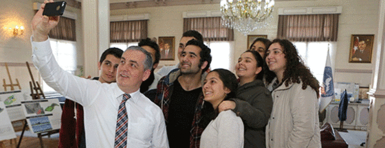 Eyüp Anadolu Liselilerle Selfie Eyüp Anadolu Liselilerle Selfie