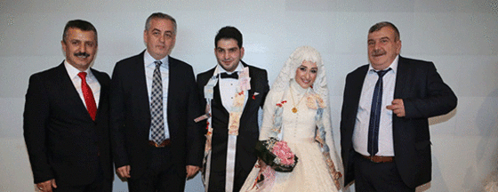Okur Çiftinin Mutlu Günü Okur Çiftinin Mutlu Günü